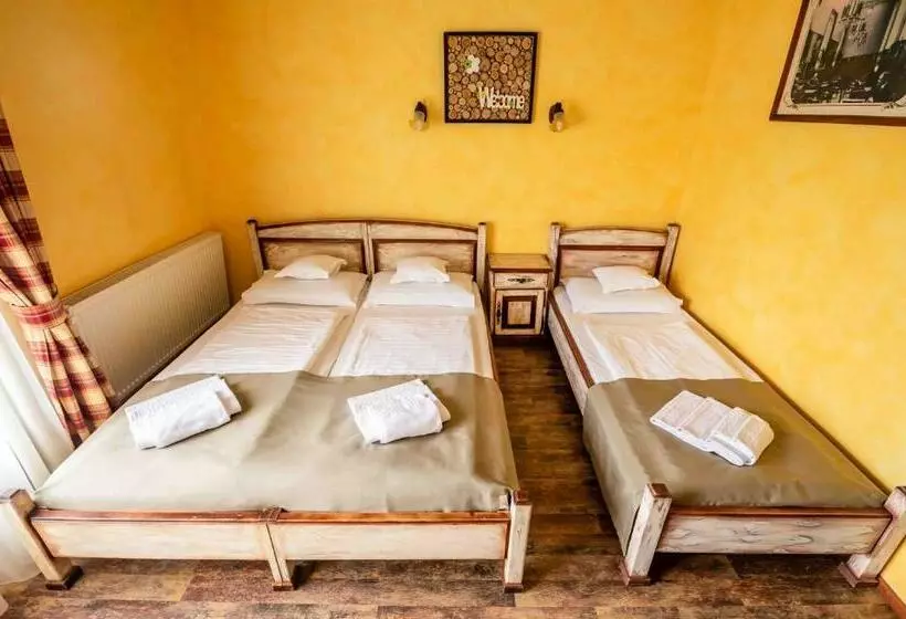 Pensiune Restaurant Lyra