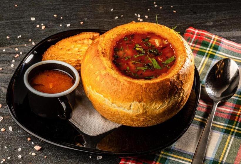 Pensiune Restaurant Lyra