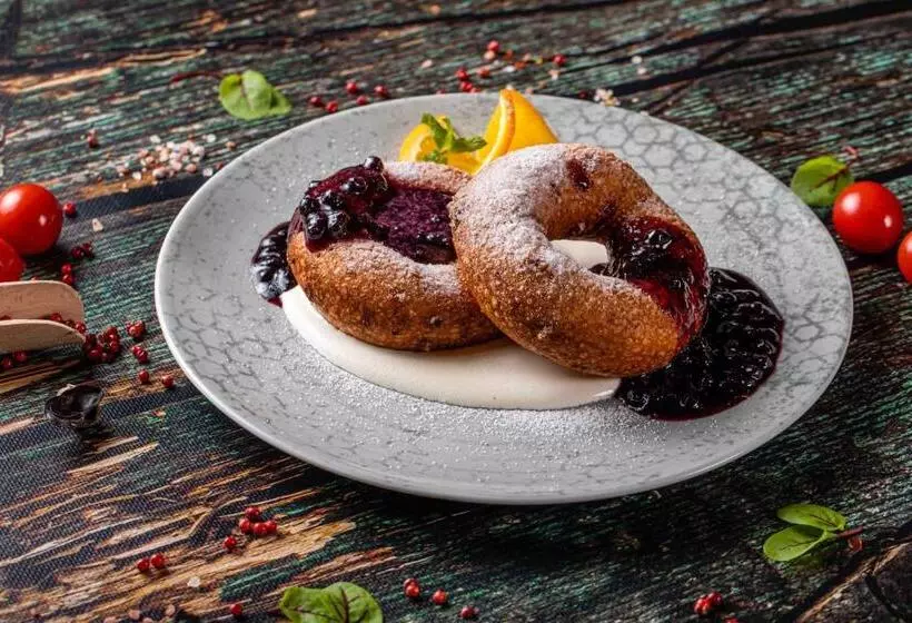 Pensiune Restaurant Lyra