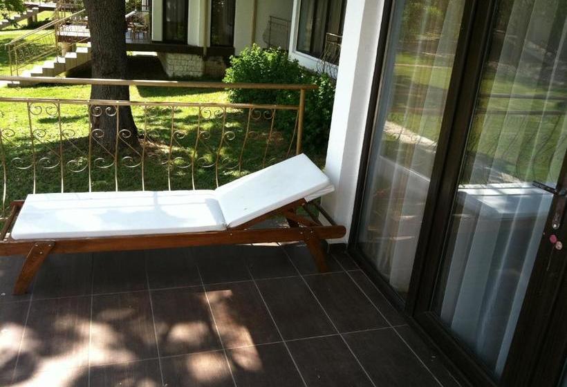 リゾートホテル Rusalka Holiday Village