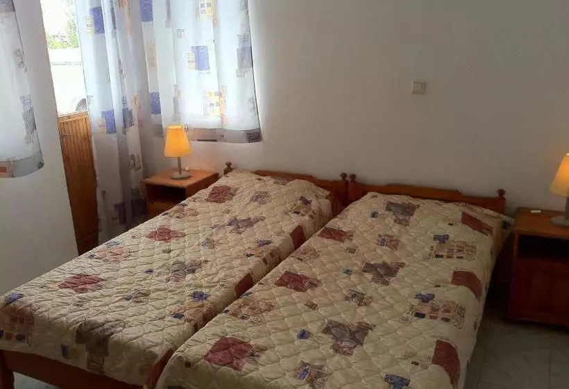 استراحتگاه Rusalka Holiday Village
