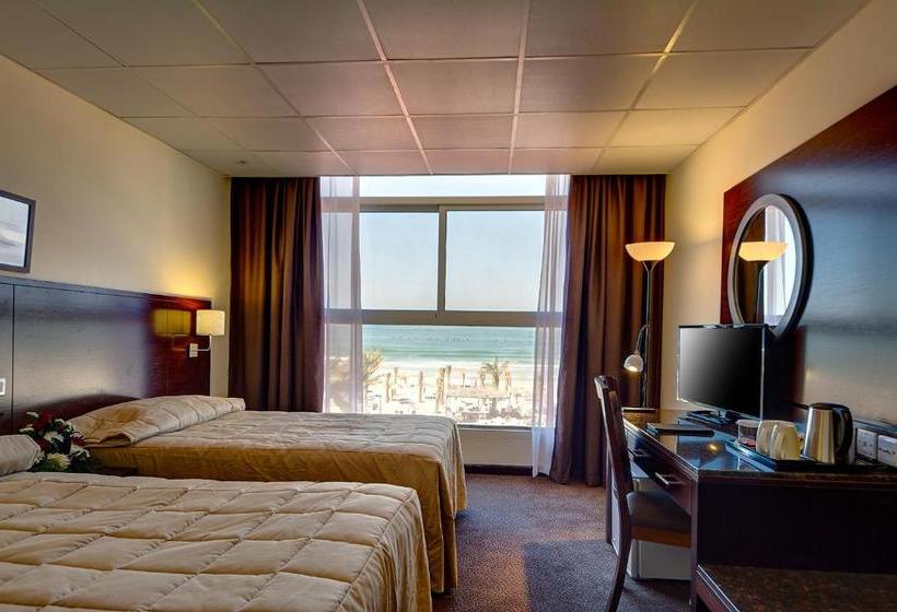 Hotel Ajman Beach