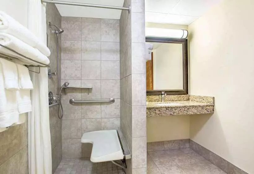 هتل Americinn By Wyndham Green Bay West