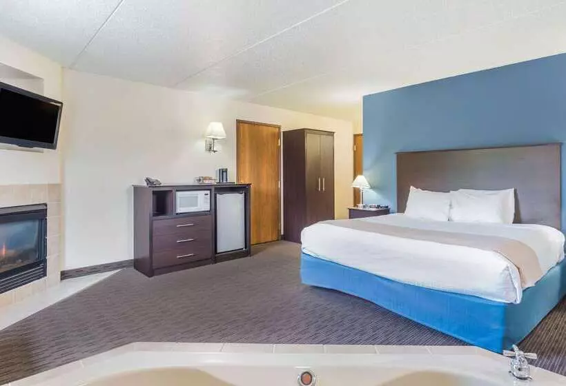 هتل Americinn By Wyndham Green Bay West