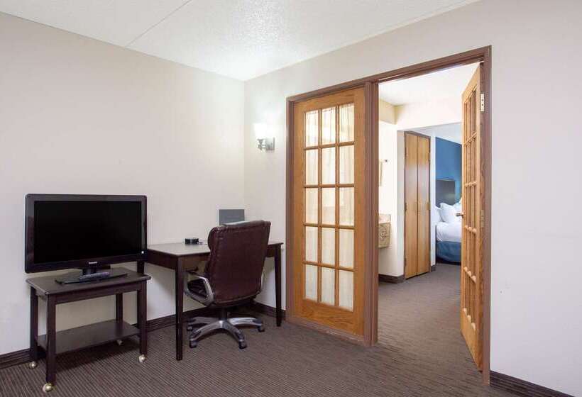 ホテル Americinn By Wyndham Green Bay West