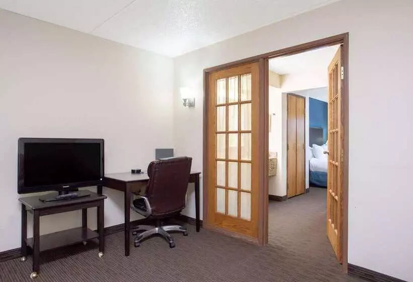 هتل Americinn By Wyndham Green Bay West