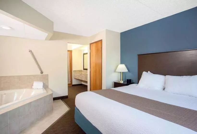 هتل Americinn By Wyndham Green Bay West