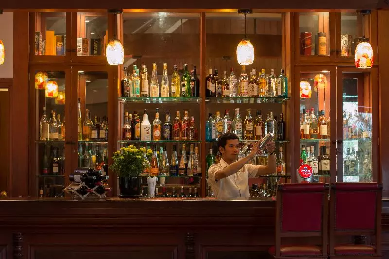 Отель Angkor Palace Suite & Villa