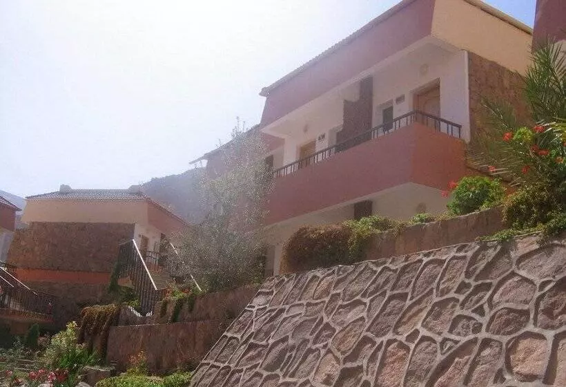 هتل Catherine Plaza