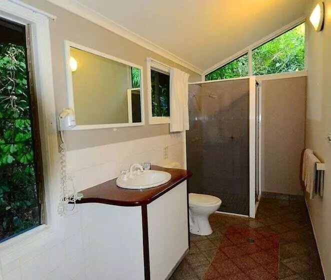 Отель Ferntree Rainforest