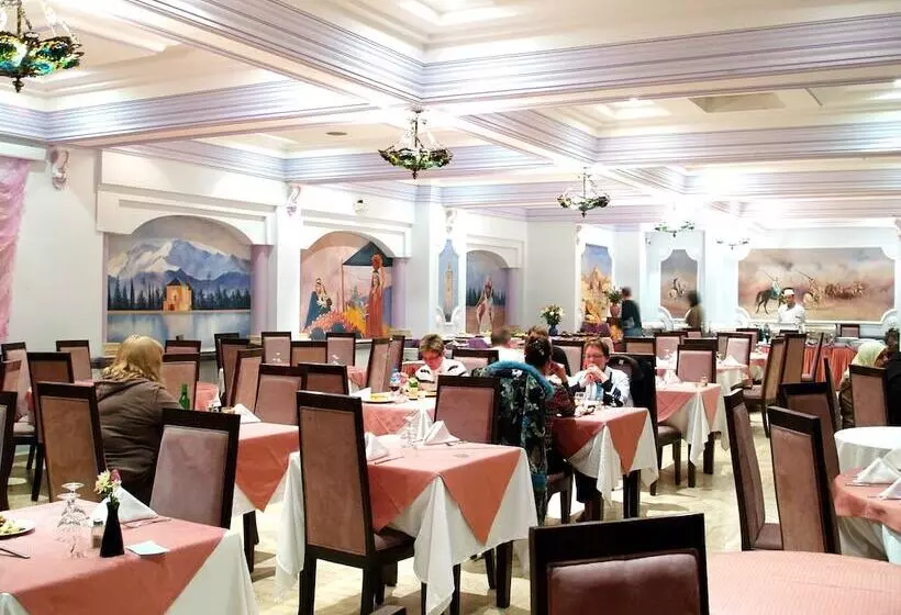 هتل Imperial Holiday