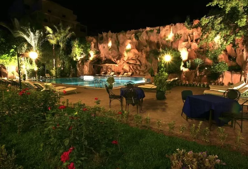 هتل Imperial Holiday