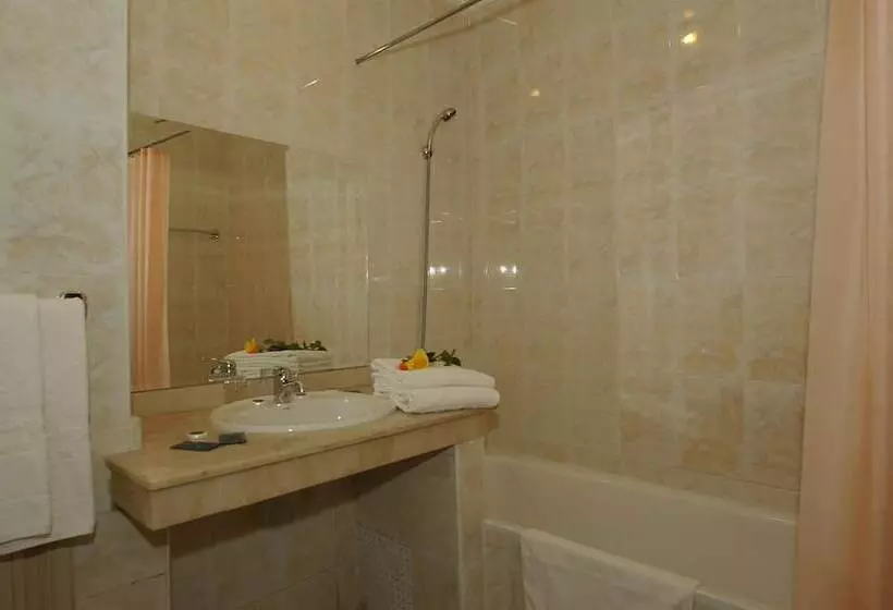 هتل Imperial Holiday