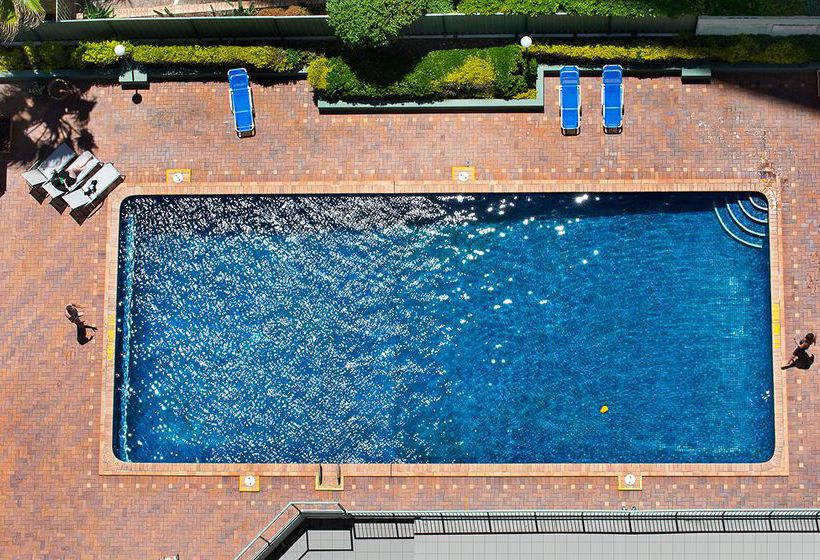 בית מלון כפרי International Beach Resort