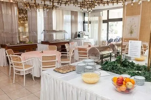 Отель International