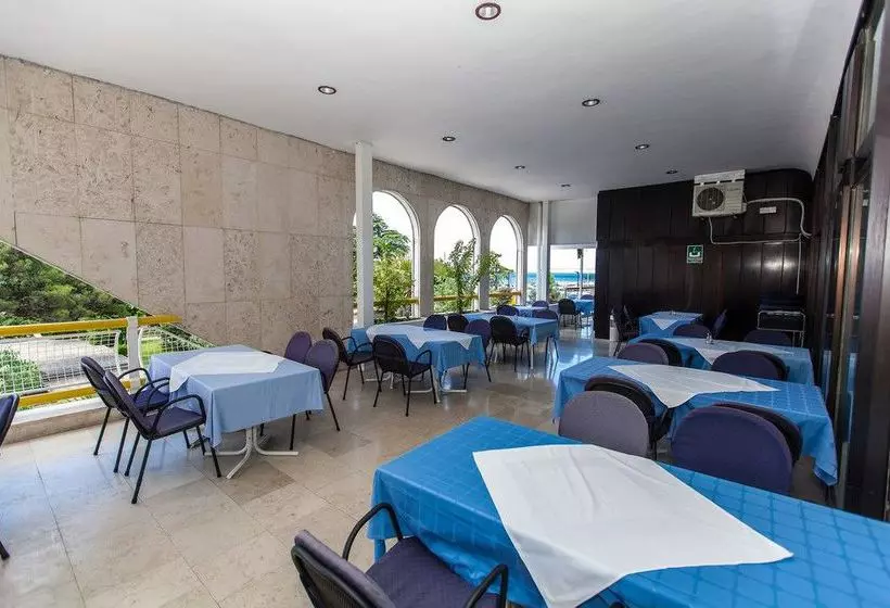 Отель International