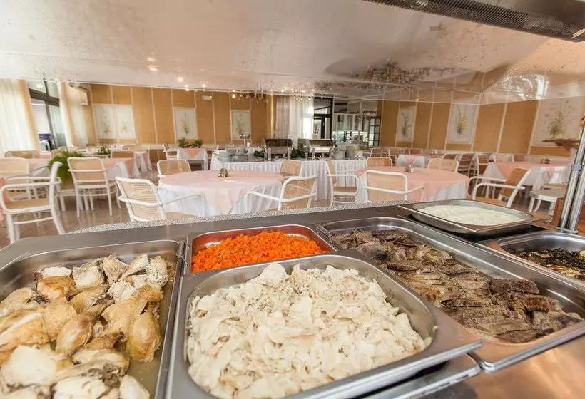 Отель International