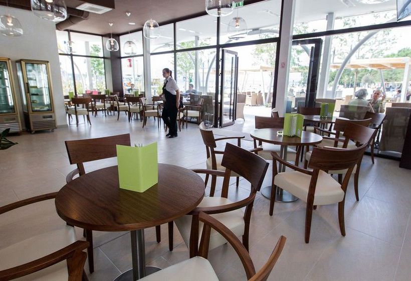 בית מלון כפרי International