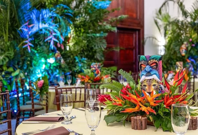 호텔 Los Sueños Marriott Ocean & Golf Resort