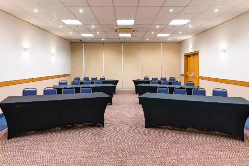 Отель Monreale Plus Guarulhos International Airport