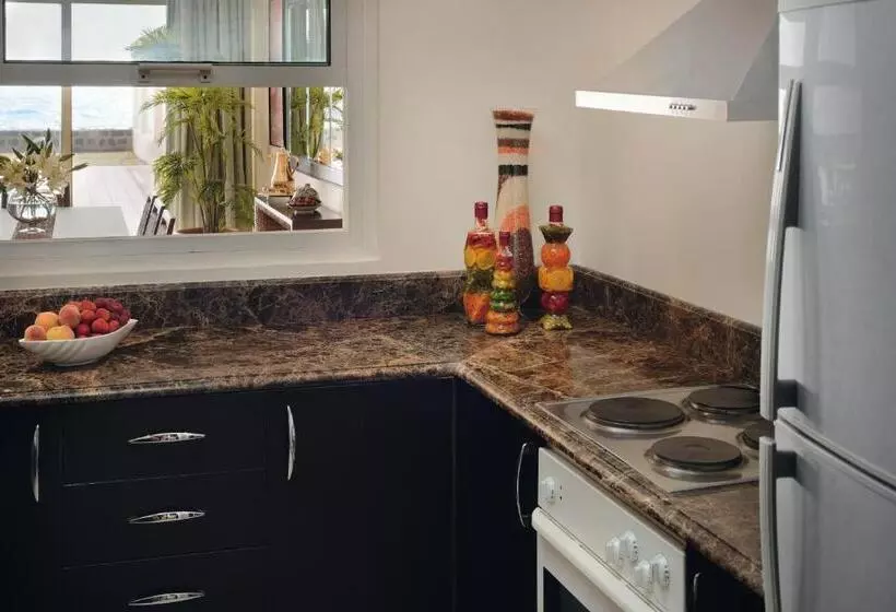 هتل Al Nawras Island Resort