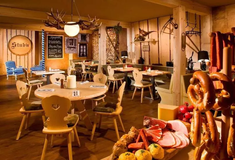 Отель Munich Airport Marriott