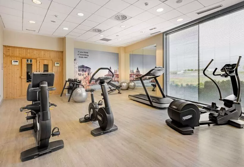 Отель NH Alcorcon