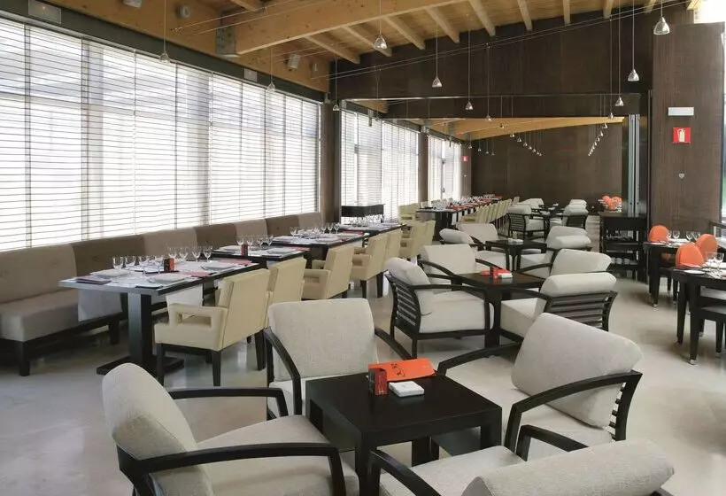 Отель NH Alcorcon