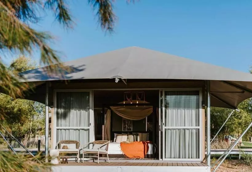 Отель Parklands Resort