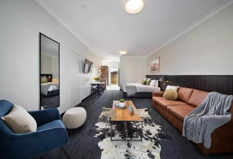 Отель Parklands Resort