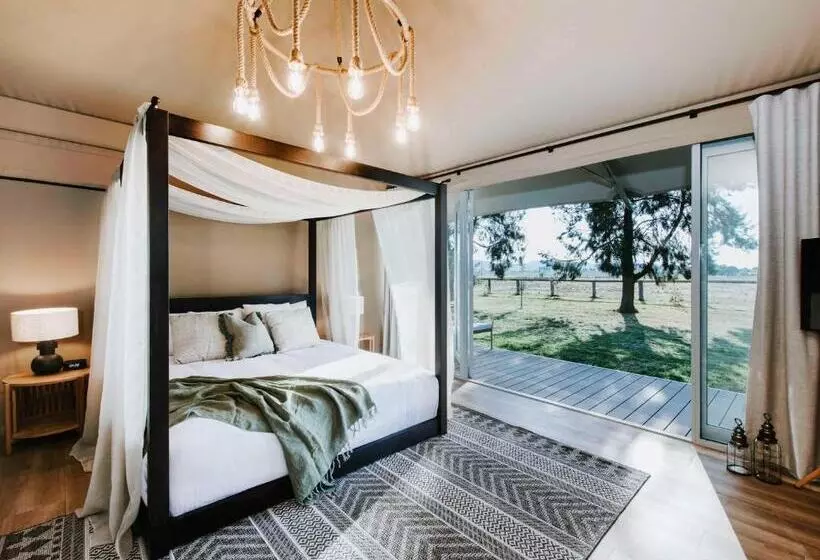 Отель Parklands Resort