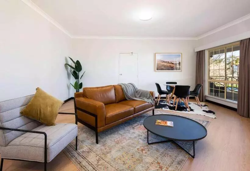 Отель Parklands Resort