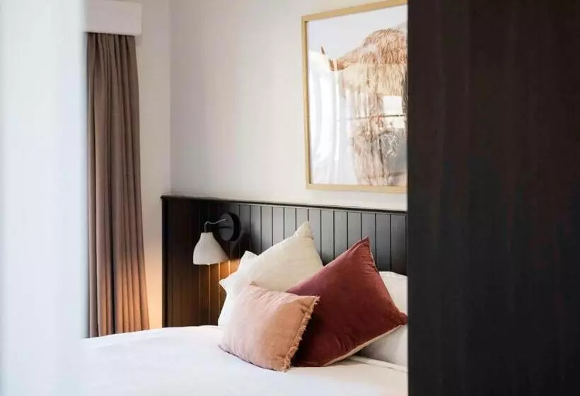 Отель Parklands Resort