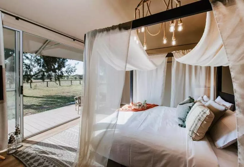 Отель Parklands Resort