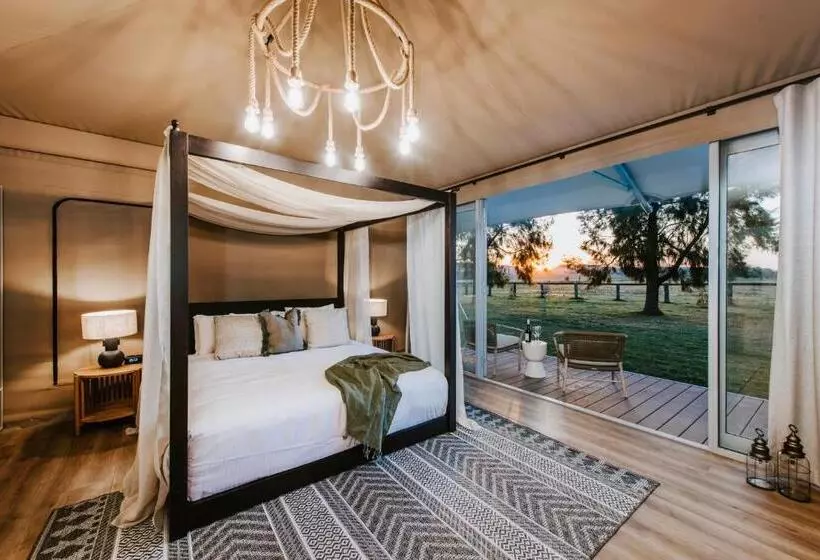 Отель Parklands Resort