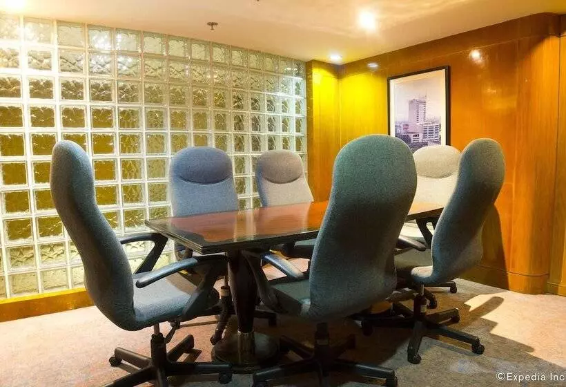 בית מלון כפרי Pearl Manila