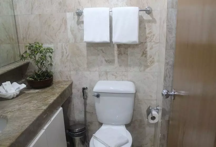 בית מלון כפרי Pearl Manila