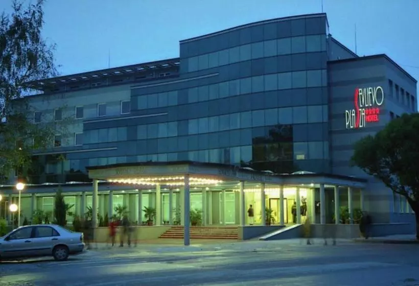 فندق Sevlievo Plaza
