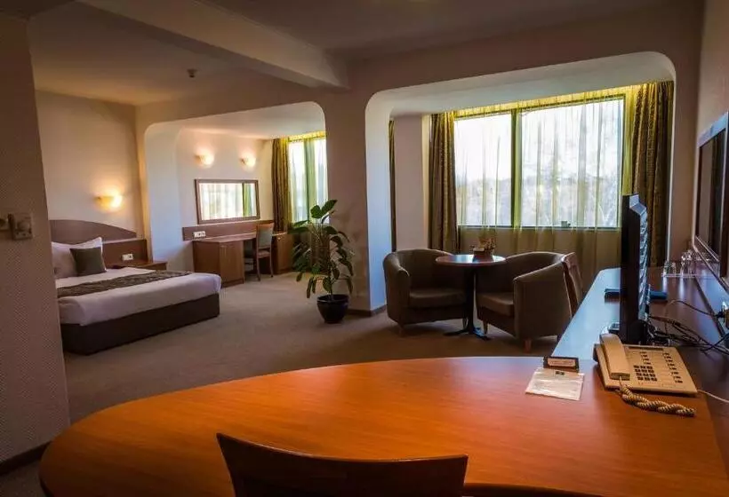 فندق Sevlievo Plaza