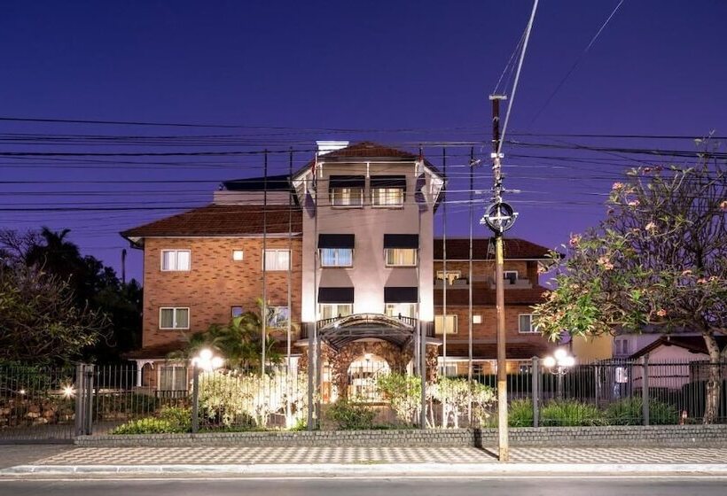 هتل Villa Morra Suites