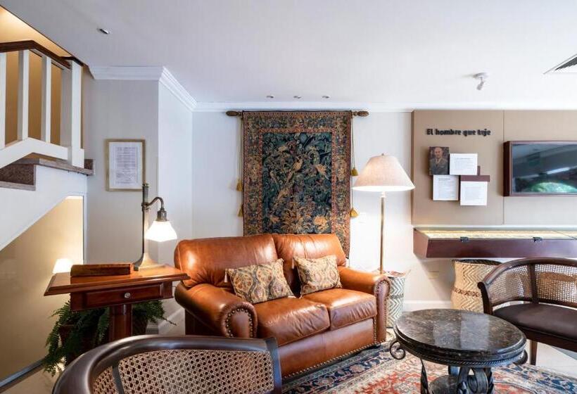 هتل Villa Morra Suites