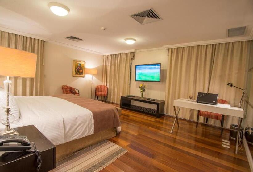 هتل Villa Morra Suites