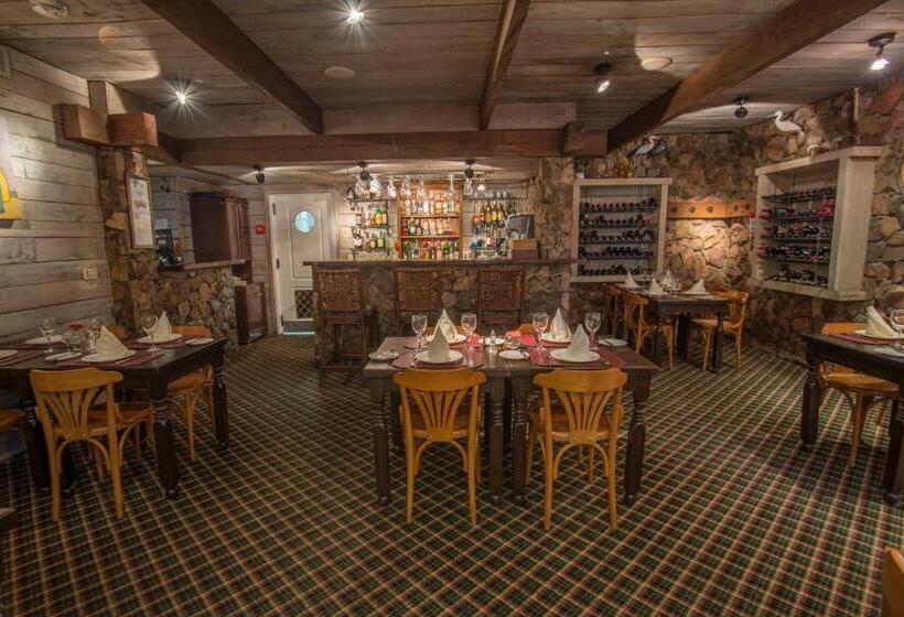 هتل Villa Morra Suites