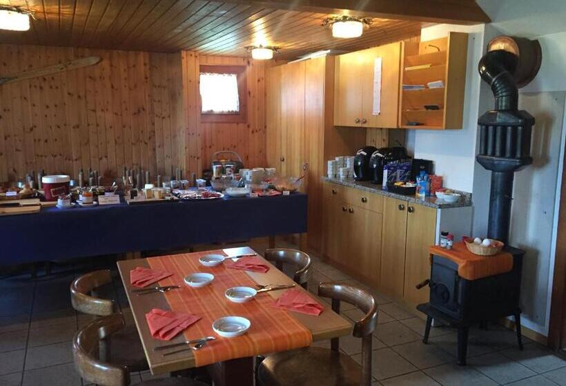 Hostel Gruppenhaus Im Walliser Alpstyle