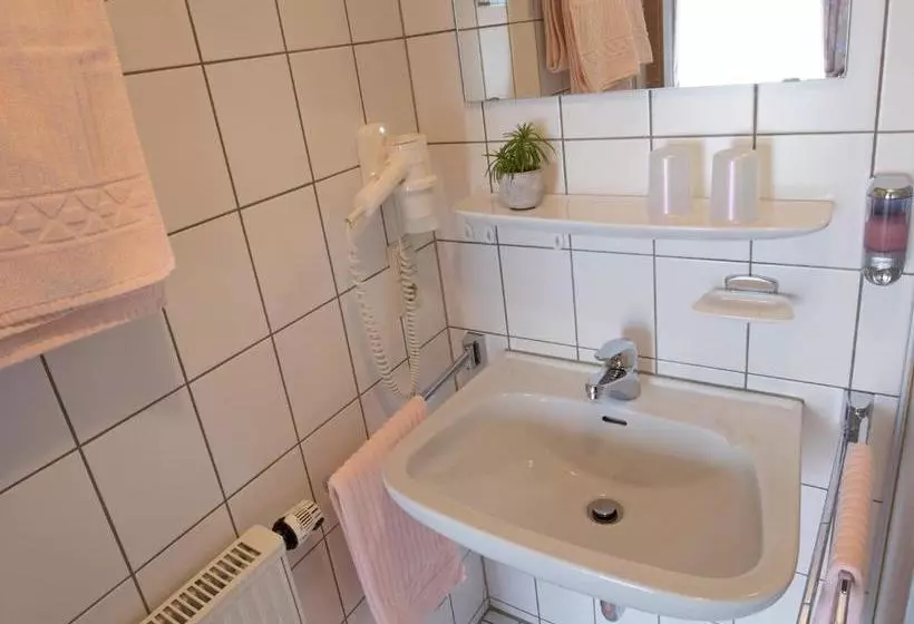 Retkeilymaja Landgasthof Adler