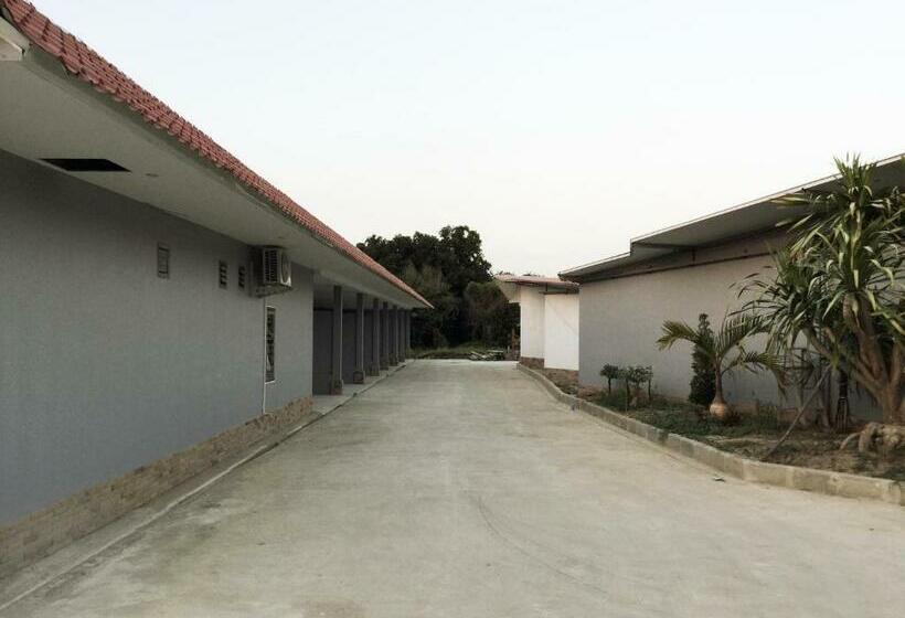 הוסטל Nai Suan Inn