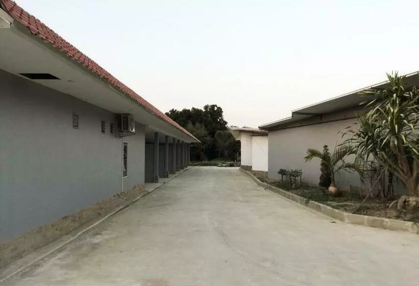 Retkeilymaja Nai Suan Inn