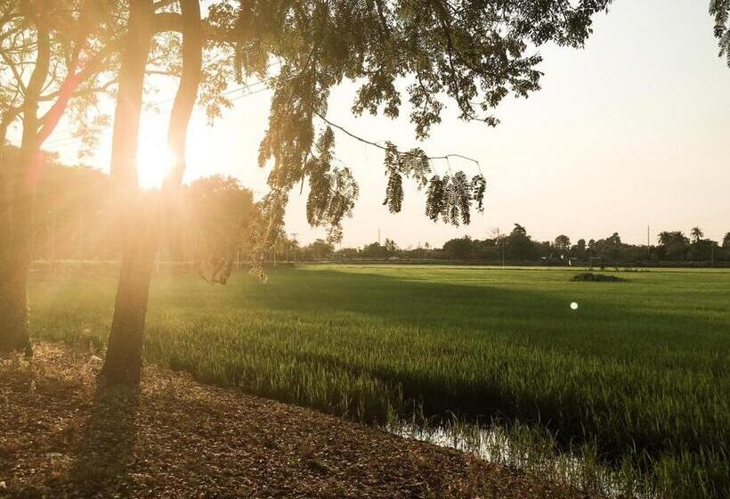 הוסטל Nai Suan Inn