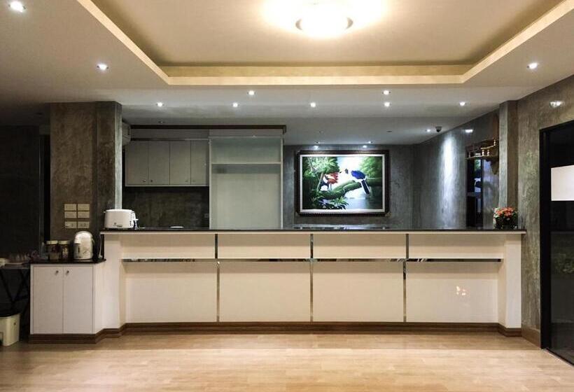 הוסטל Nai Suan Inn