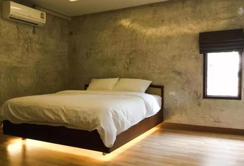 Retkeilymaja Nai Suan Inn